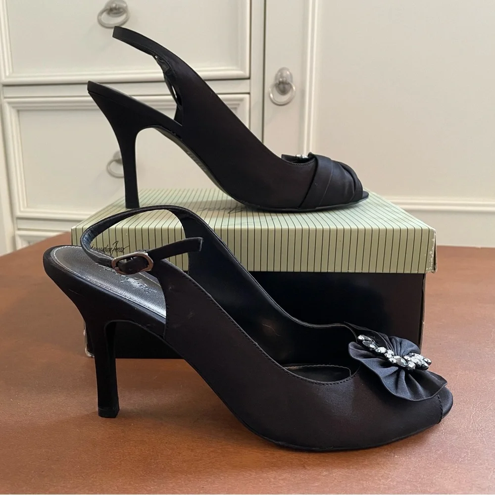 Jacqueline Ferrar Abigail peep toe pumps size 9.5- black satin- worn 1 time - Picture 2 of 7